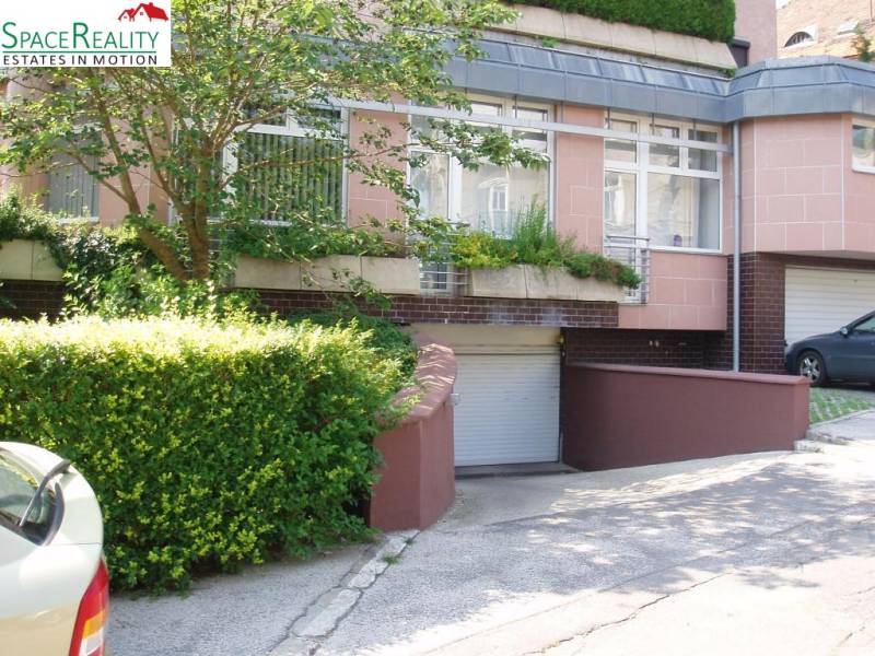 Prenajmeme 1 izb byt na Vansovej ulici 